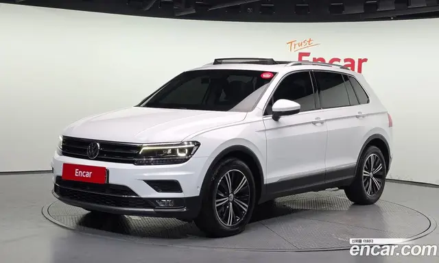 Volkswagen Tiguan 2020 2.0 автомат (гидро), миниатюра 1 Volkswagen Tiguan 2020 2.0 автомат (гидро), миниатюра 1
