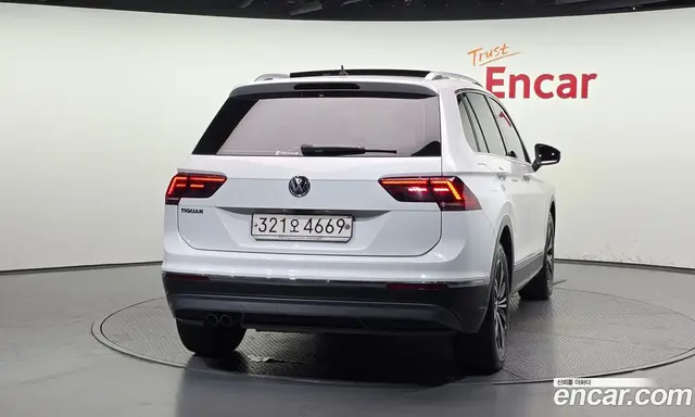 Volkswagen Tiguan 2020 2.0 автомат (гидро), миниатюра 4 Volkswagen Tiguan 2020 2.0 автомат (гидро), миниатюра 4