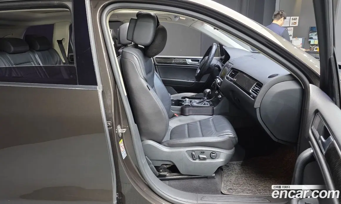 Volkswagen Touareg 2015 3.0 автомат (гидро), фото 12 Volkswagen Touareg 2015 3.0 автомат (гидро), фото 12