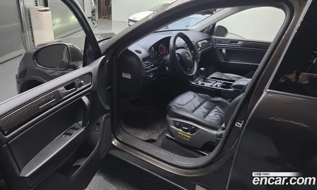 Volkswagen Touareg 2015 3.0 автомат (гидро), миниатюра 10 Volkswagen Touareg 2015 3.0 автомат (гидро), миниатюра 10
