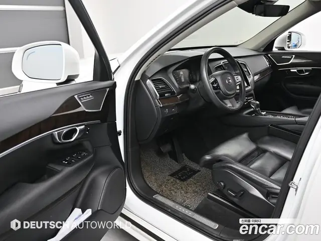 Volvo XC90 2016 2.0 автомат (гидро), миниатюра 11 Volvo XC90 2016 2.0 автомат (гидро), миниатюра 11