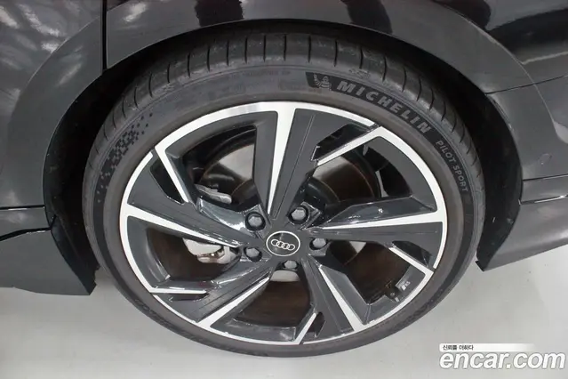 Audi A6 e-tron 2025 автомат (гидро), миниатюра 5 Audi A6 e-tron 2025 автомат (гидро), миниатюра 5