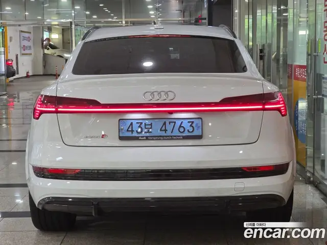Audi e-tron 2023 автомат (гидро), миниатюра 3 Audi e-tron 2023 автомат (гидро), миниатюра 3