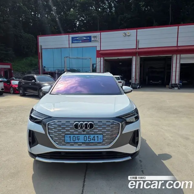 Audi Q4 e-tron 2025 0.2 автомат (гидро), миниатюра 1 Audi Q4 e-tron 2025 0.2 автомат (гидро), миниатюра 1