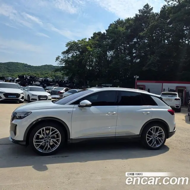 Audi Q4 e-tron 2025 0.2 автомат (гидро), миниатюра 3 Audi Q4 e-tron 2025 0.2 автомат (гидро), миниатюра 3