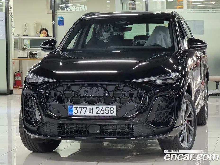 Audi Q5 2025 2.0 автомат (гидро), фото 1 Audi Q5 2025 2.0 автомат (гидро), фото 1