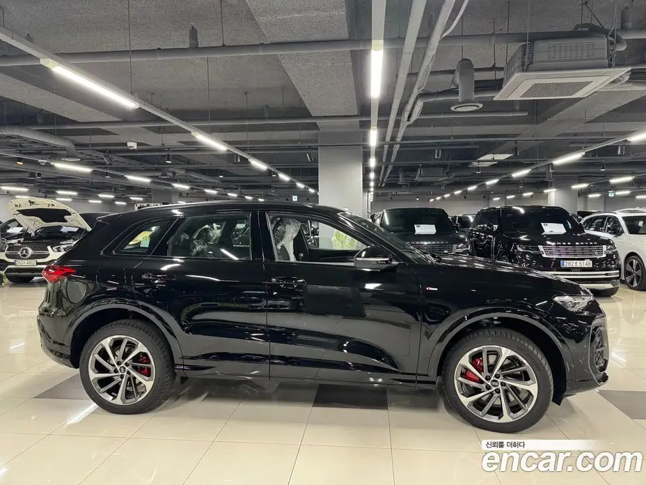 Audi Q5 2025 2.0 автомат (гидро), фото 2 Audi Q5 2025 2.0 автомат (гидро), фото 2