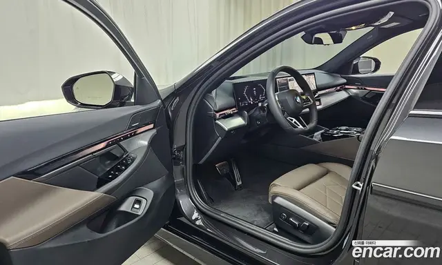 BMW 5 серия 2025 2.0 автомат (гидро), миниатюра 12