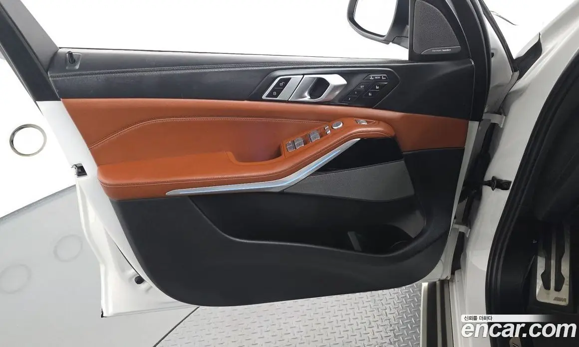 BMW X7 2024 3.0 автомат (гидро), фото 14