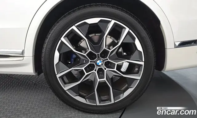 BMW X7 2024 3.0 автомат (гидро), миниатюра 7