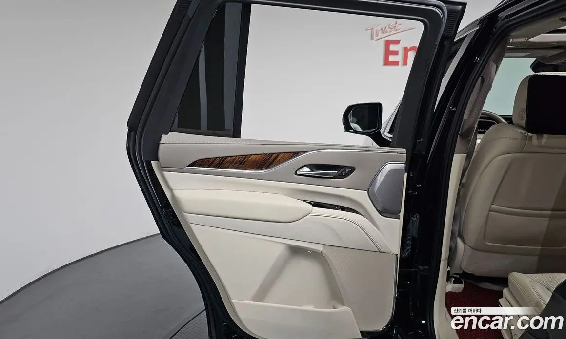 Cadillac Escalade 2022 6.2 автомат (гидро), фото 14 Cadillac Escalade 2022 6.2 автомат (гидро), фото 14