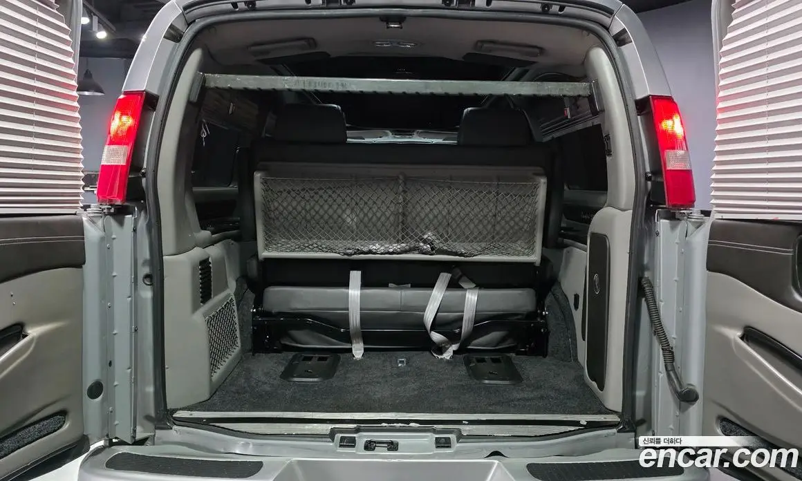 Chevrolet Express Van 2015 6.0 автомат (гидро), фото 20 Chevrolet Express Van 2015 6.0 автомат (гидро), фото 20