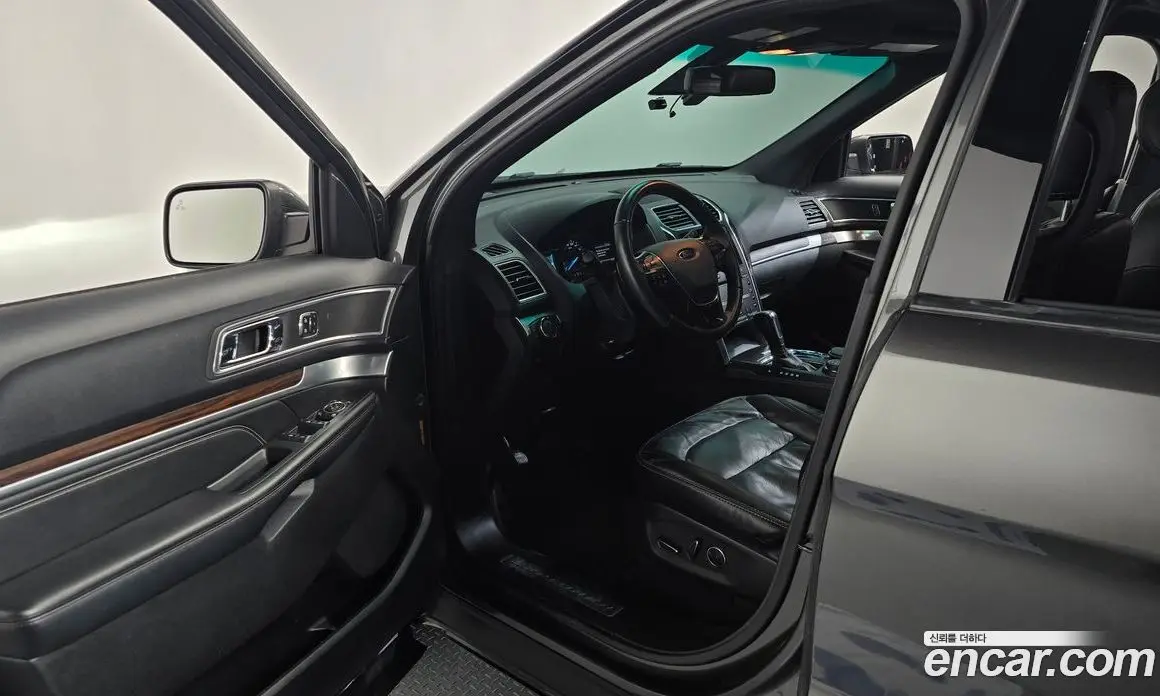 Ford Explorer 2016 2.3 автомат (гидро), фото 10 Ford Explorer 2016 2.3 автомат (гидро), фото 10