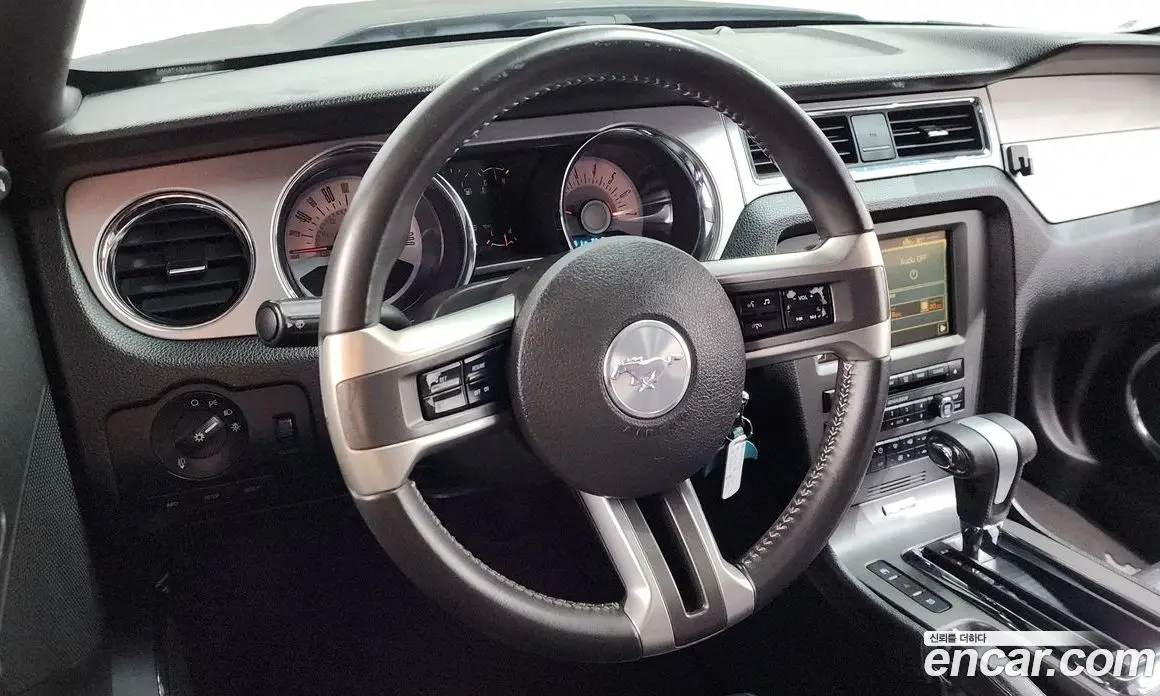 Ford Mustang 2010 4.0 автомат (гидро), фото 13 Ford Mustang 2010 4.0 автомат (гидро), фото 13