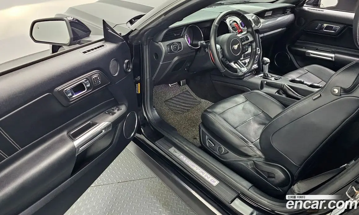 Ford Mustang 2016 2.3 автомат (гидро), фото 10 Ford Mustang 2016 2.3 автомат (гидро), фото 10