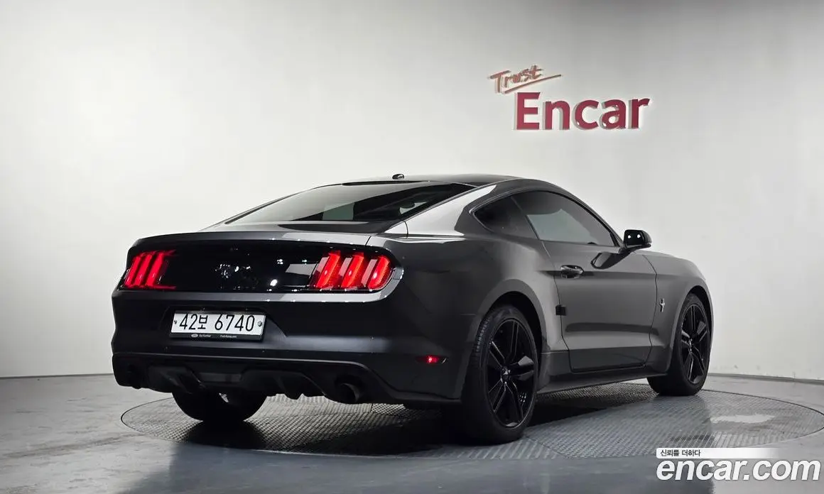 Ford Mustang 2017 2.3 автомат (гидро), фото 2 Ford Mustang 2017 2.3 автомат (гидро), фото 2