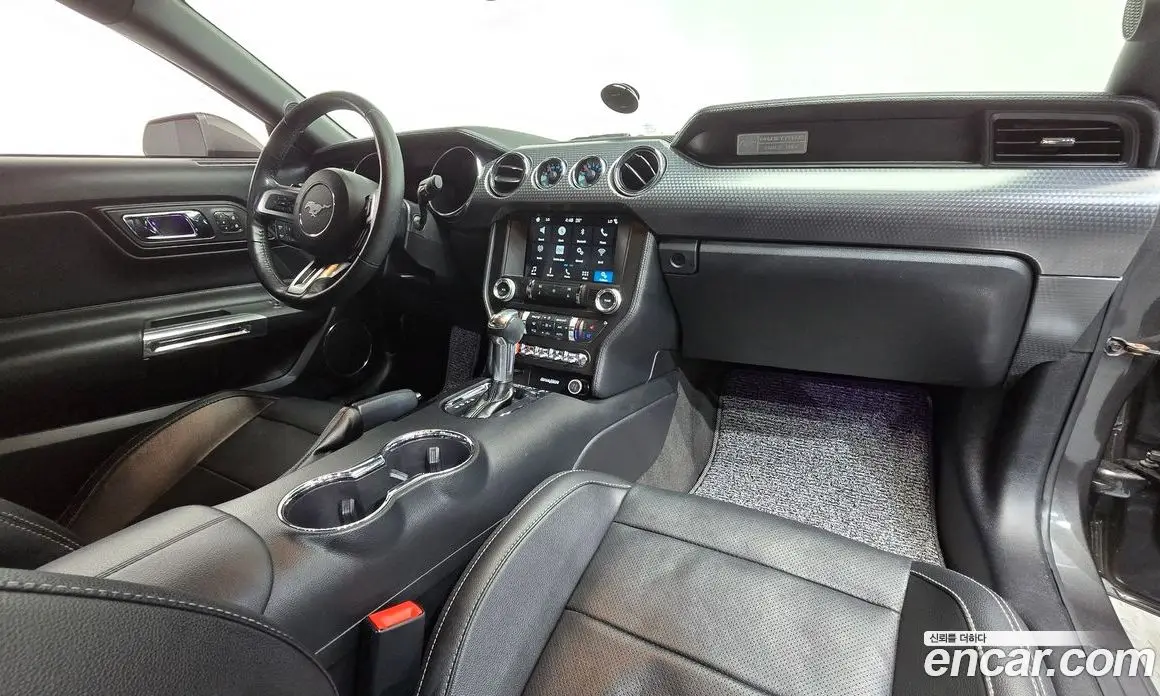 Ford Mustang 2017 2.3 автомат (гидро), фото 7 Ford Mustang 2017 2.3 автомат (гидро), фото 7