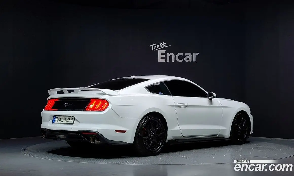 Ford Mustang 2018 2.3 автомат (гидро), фото 2 Ford Mustang 2018 2.3 автомат (гидро), фото 2