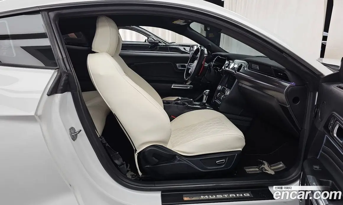 Ford Mustang 2018 2.3 автомат (гидро), фото 17 Ford Mustang 2018 2.3 автомат (гидро), фото 17