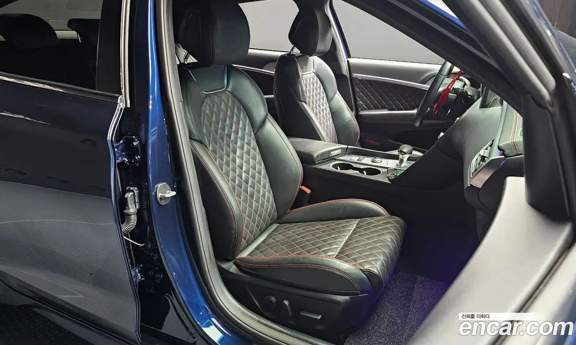 Genesis G70 2017 3.3 автомат (гидро), фото 12 Genesis G70 2017 3.3 автомат (гидро), фото 12