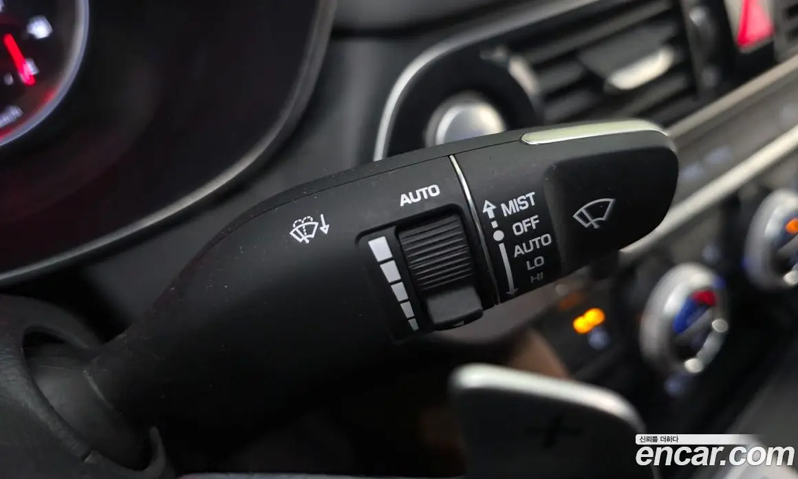 Genesis G70 2018 2.0 автомат (гидро), фото 26 Genesis G70 2018 2.0 автомат (гидро), фото 26