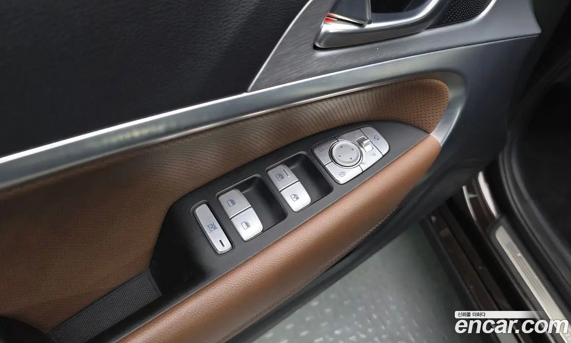 Genesis G70 2018 2.0 автомат (гидро), фото 28 Genesis G70 2018 2.0 автомат (гидро), фото 28