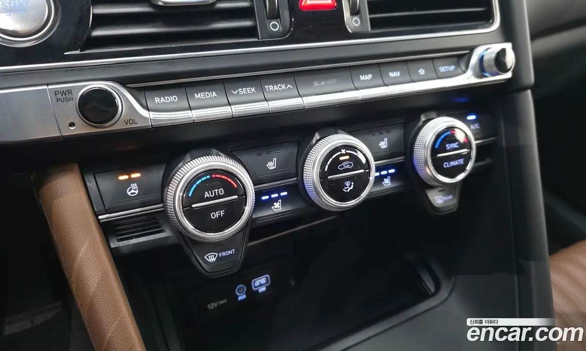 Genesis G70 2018 2.0 автомат (гидро), фото 31 Genesis G70 2018 2.0 автомат (гидро), фото 31