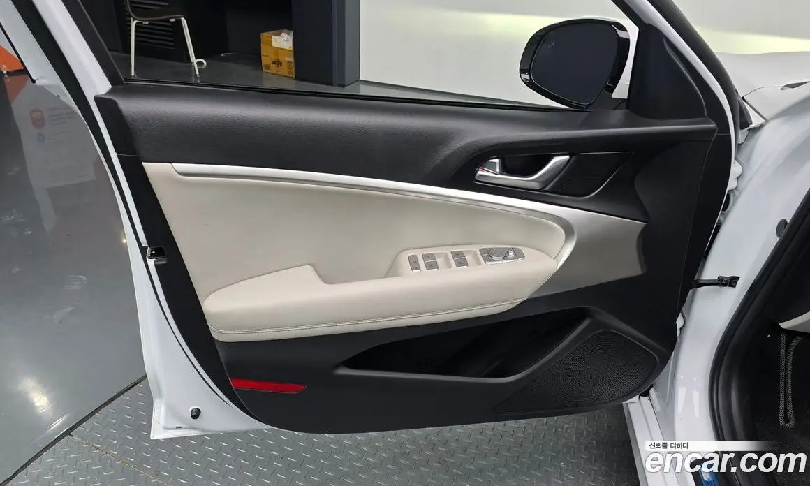 Genesis G70 2022 2.0 автомат (гидро), фото 13 Genesis G70 2022 2.0 автомат (гидро), фото 13