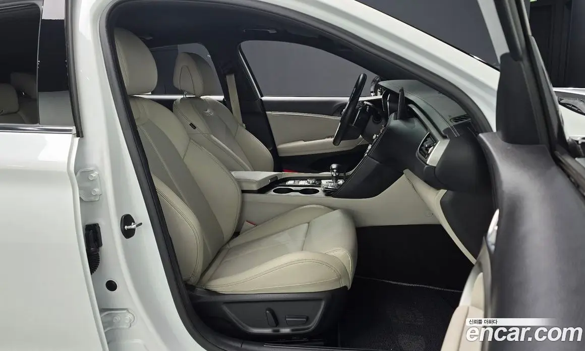 Genesis G70 2022 2.0 автомат (гидро), фото 15 Genesis G70 2022 2.0 автомат (гидро), фото 15