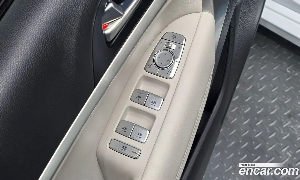 Genesis G70 2022 2.0 автомат (гидро), фото 24 Genesis G70 2022 2.0 автомат (гидро), фото 24