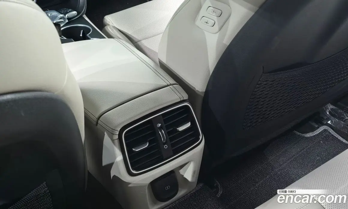 Genesis G70 2022 2.0 автомат (гидро), фото 28 Genesis G70 2022 2.0 автомат (гидро), фото 28