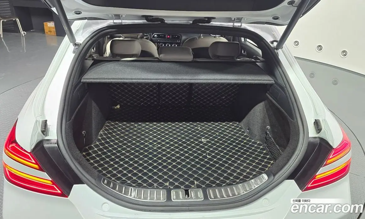Genesis G70 2022 2.0 автомат (гидро), фото 29 Genesis G70 2022 2.0 автомат (гидро), фото 29