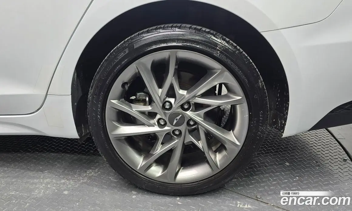 Genesis G70 2022 2.0 автомат (гидро), фото 6 Genesis G70 2022 2.0 автомат (гидро), фото 6