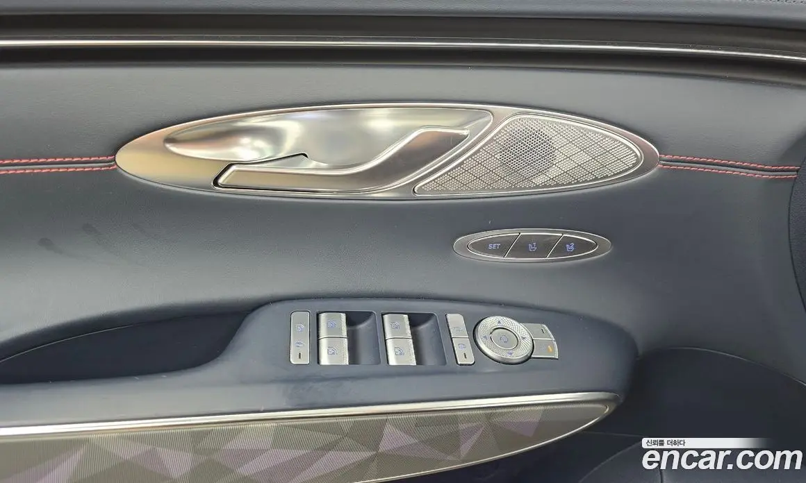 Genesis GV70 2021 2.2 автомат (гидро), фото 30 Genesis GV70 2021 2.2 автомат (гидро), фото 30