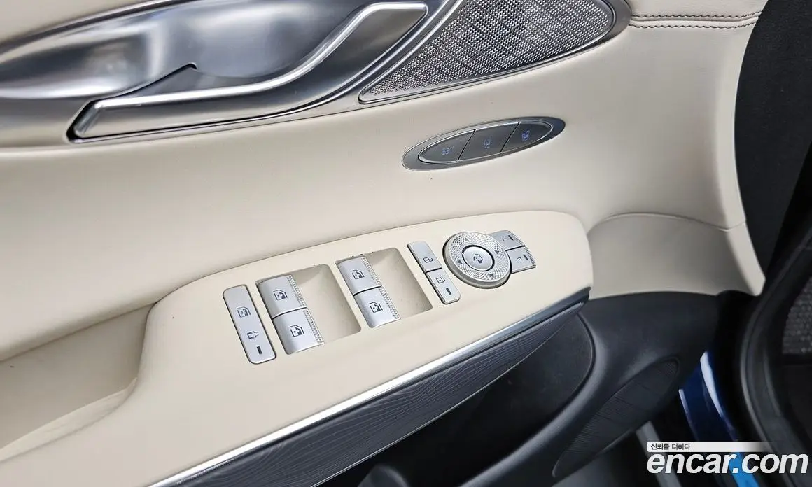 Genesis GV70 2021 2.5 автомат (гидро), фото 18 Genesis GV70 2021 2.5 автомат (гидро), фото 18