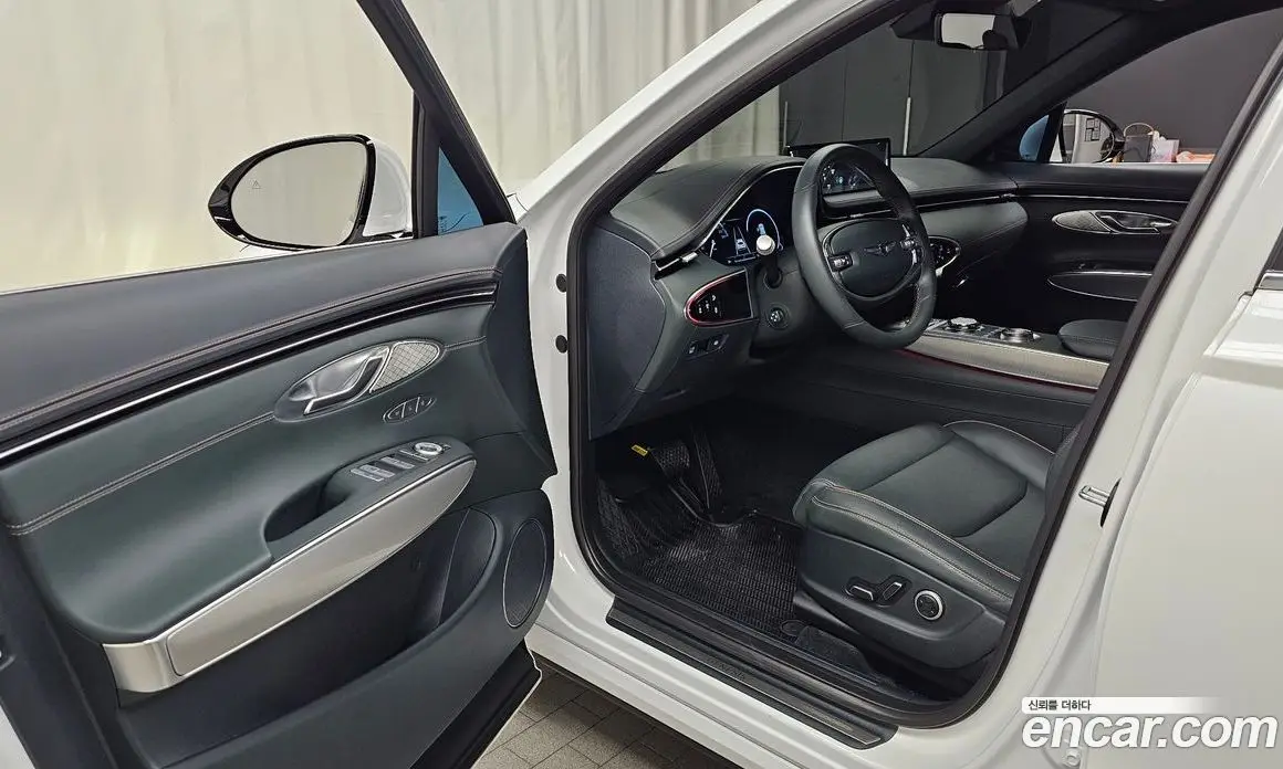 Genesis GV70 2024 2.5 автомат (гидро), фото 12 Genesis GV70 2024 2.5 автомат (гидро), фото 12