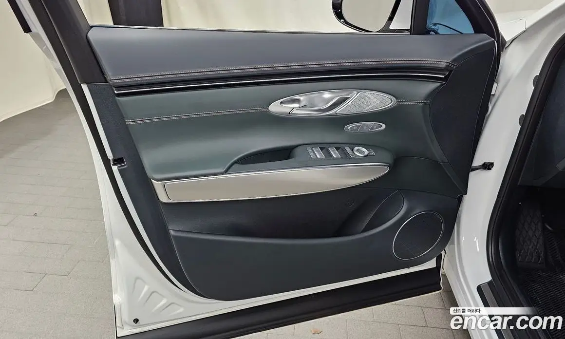 Genesis GV70 2024 2.5 автомат (гидро), фото 13 Genesis GV70 2024 2.5 автомат (гидро), фото 13