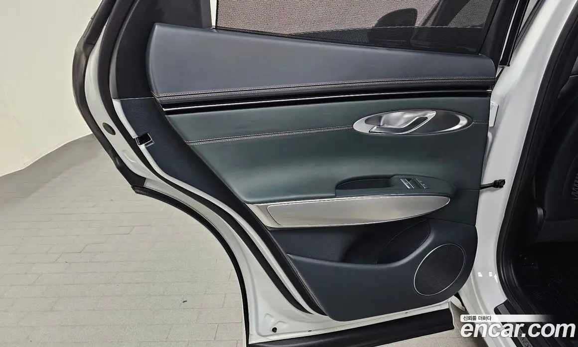 Genesis GV70 2024 2.5 автомат (гидро), фото 14 Genesis GV70 2024 2.5 автомат (гидро), фото 14