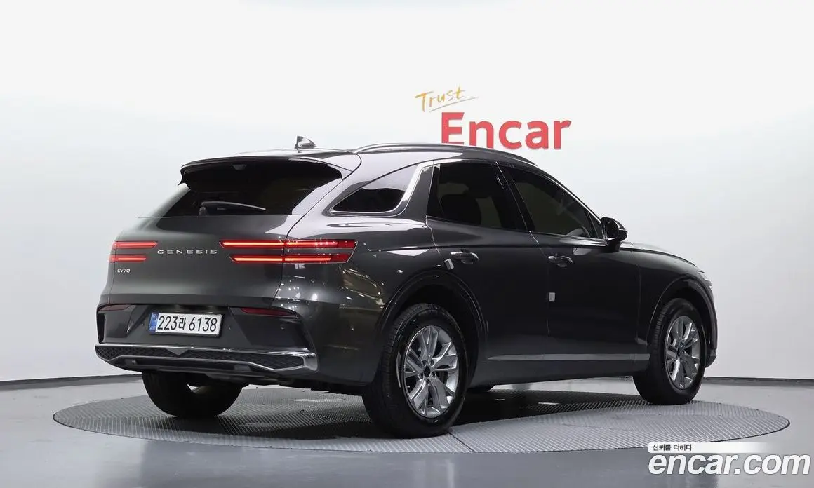 Genesis GV70 2025 2.5 автомат (гидро), фото 2 Genesis GV70 2025 2.5 автомат (гидро), фото 2