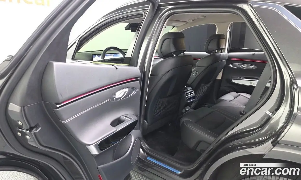 Genesis GV70 2025 2.5 автомат (гидро), фото 16 Genesis GV70 2025 2.5 автомат (гидро), фото 16