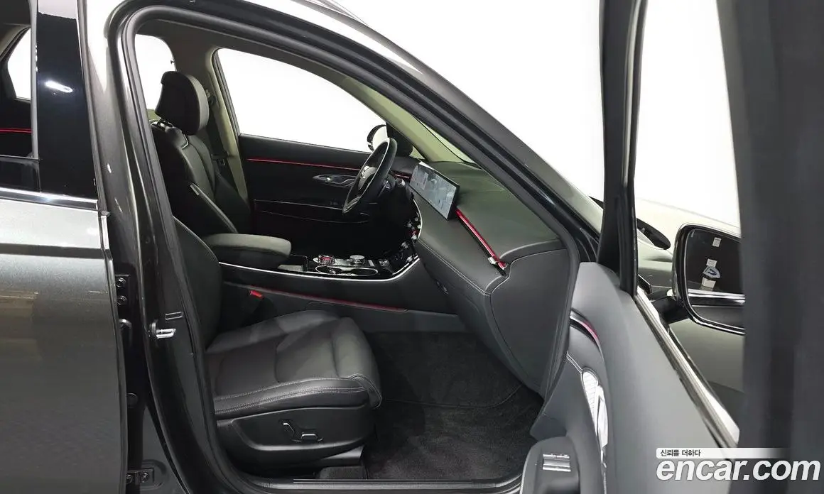 Genesis GV70 2025 2.5 автомат (гидро), фото 17 Genesis GV70 2025 2.5 автомат (гидро), фото 17