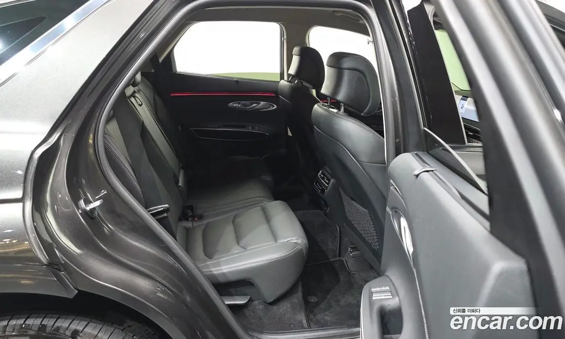 Genesis GV70 2025 2.5 автомат (гидро), фото 18 Genesis GV70 2025 2.5 автомат (гидро), фото 18