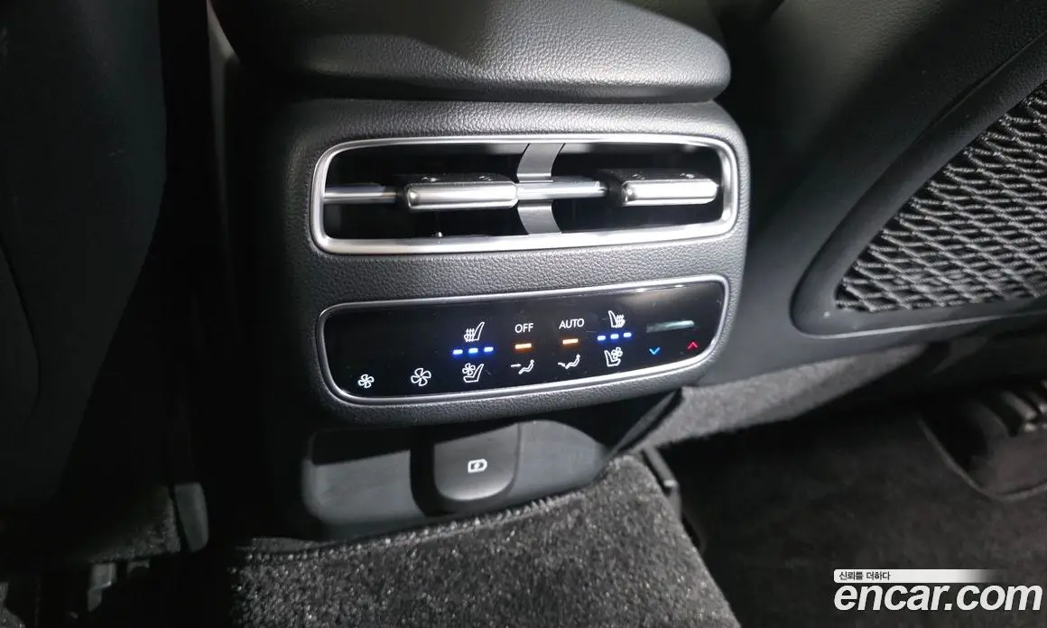 Genesis GV70 2025 2.5 автомат (гидро), фото 25 Genesis GV70 2025 2.5 автомат (гидро), фото 25