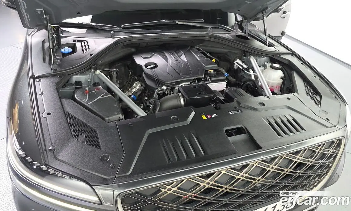 Genesis GV70 2025 2.5 автомат (гидро), фото 6 Genesis GV70 2025 2.5 автомат (гидро), фото 6