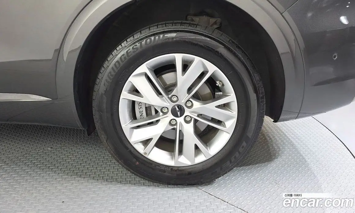 Genesis GV70 2025 2.5 автомат (гидро), фото 7 Genesis GV70 2025 2.5 автомат (гидро), фото 7