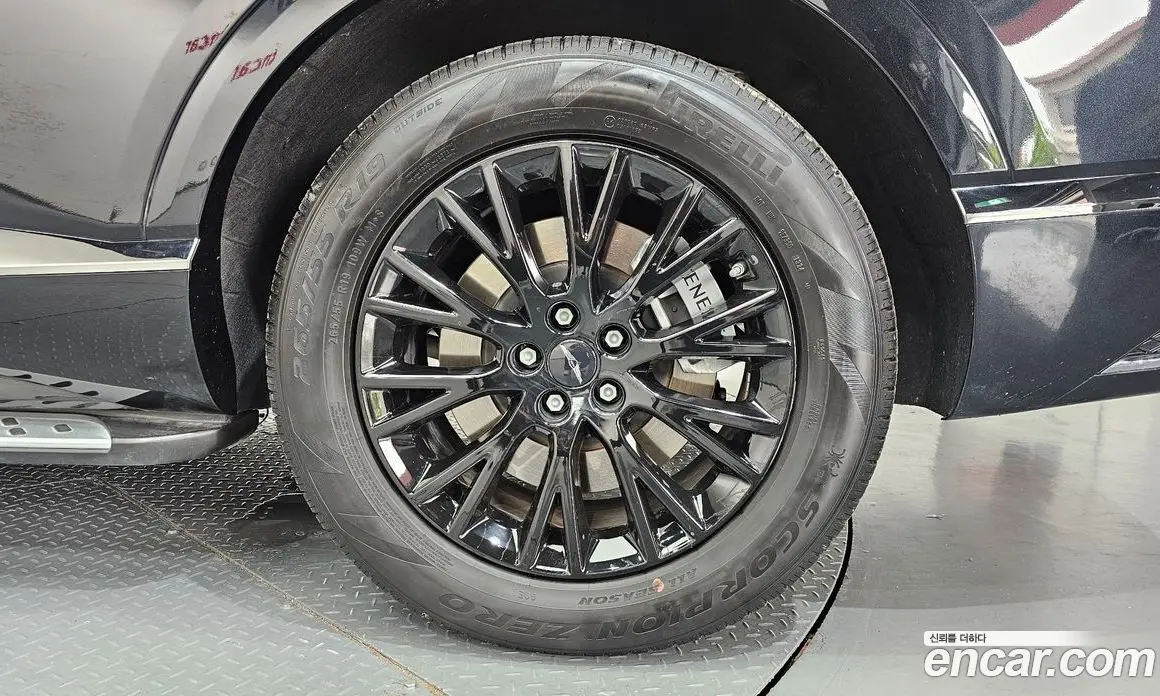 Genesis GV80 2024 2.5 автомат (гидро), фото 6 Genesis GV80 2024 2.5 автомат (гидро), фото 6