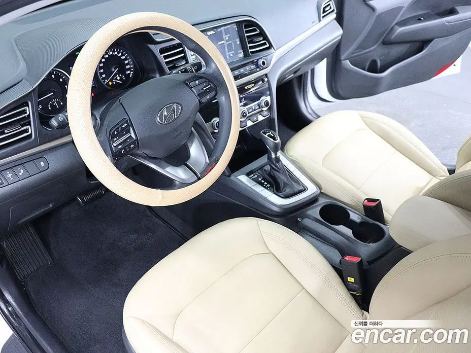 Hyundai Avante 2019 1.6 автомат (гидро), фото 17 Hyundai Avante 2019 1.6 автомат (гидро), фото 17