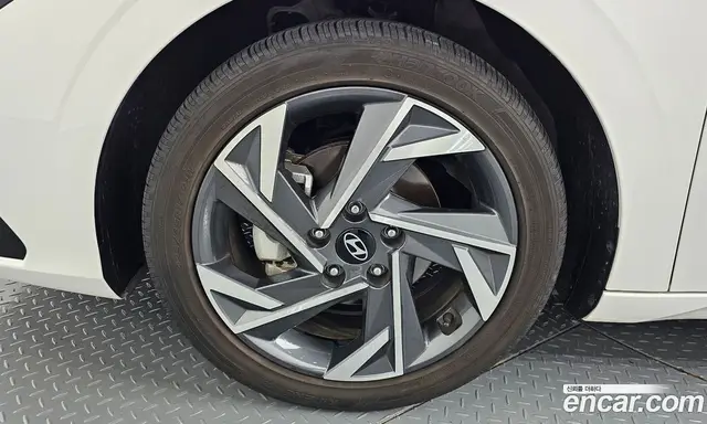 Hyundai Avante 2023 1.6 автомат (гидро), миниатюра 5 Hyundai Avante 2023 1.6 автомат (гидро), миниатюра 5