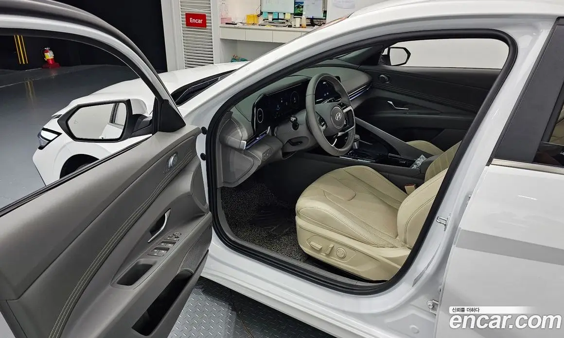 Hyundai Avante 2023 1.6 автомат (гидро), фото 10 Hyundai Avante 2023 1.6 автомат (гидро), фото 10