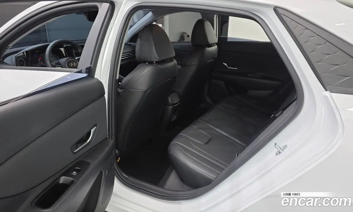 Hyundai Avante 2023 1.6 автомат (гидро), фото 17 Hyundai Avante 2023 1.6 автомат (гидро), фото 17
